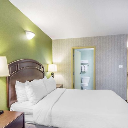 Clarion Hotel & Conference Centre Sherwood Park Esterno foto