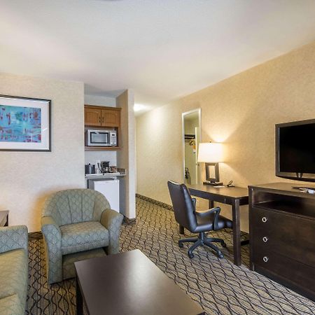 Clarion Hotel & Conference Centre Sherwood Park Esterno foto
