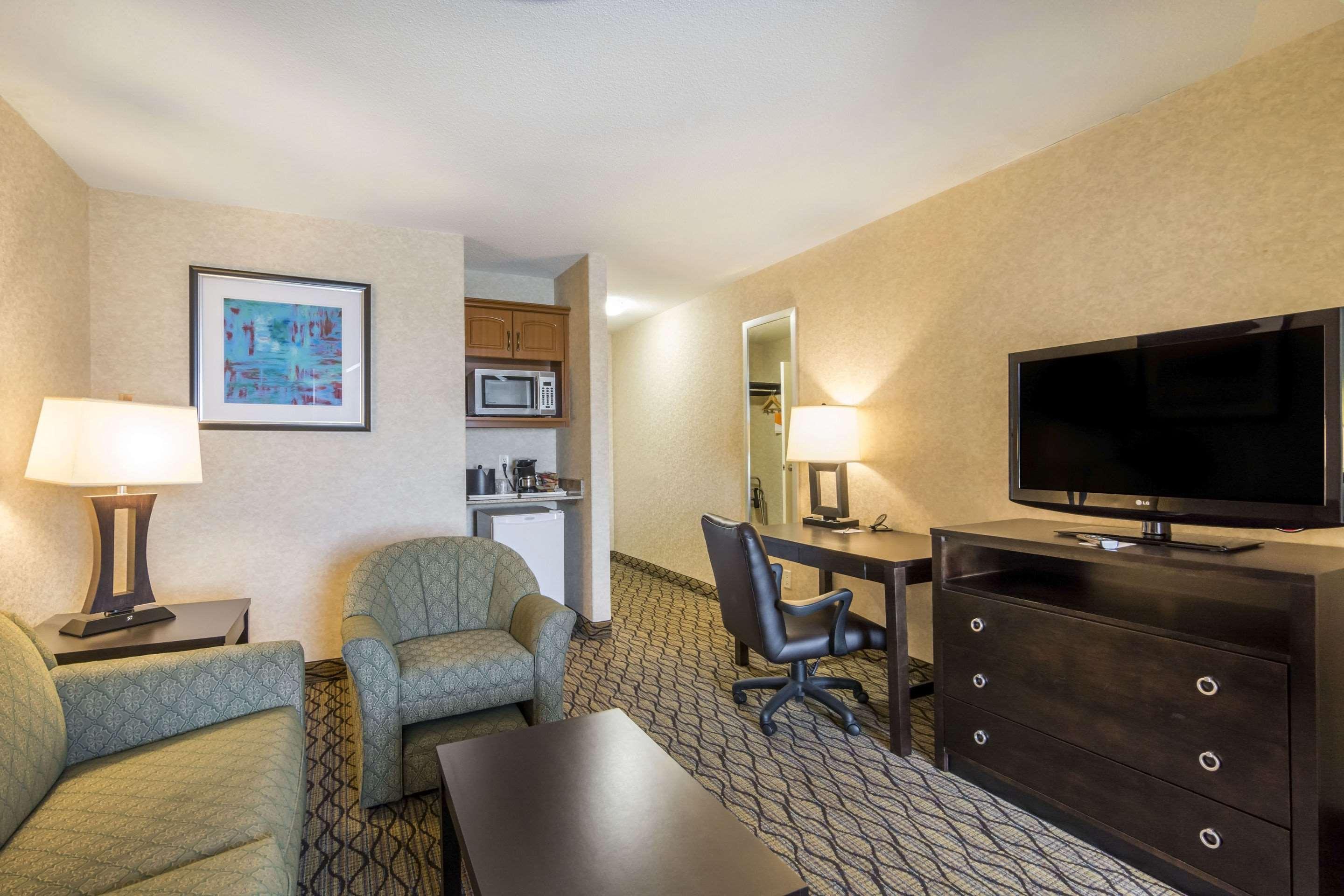 Clarion Hotel & Conference Centre Sherwood Park Esterno foto