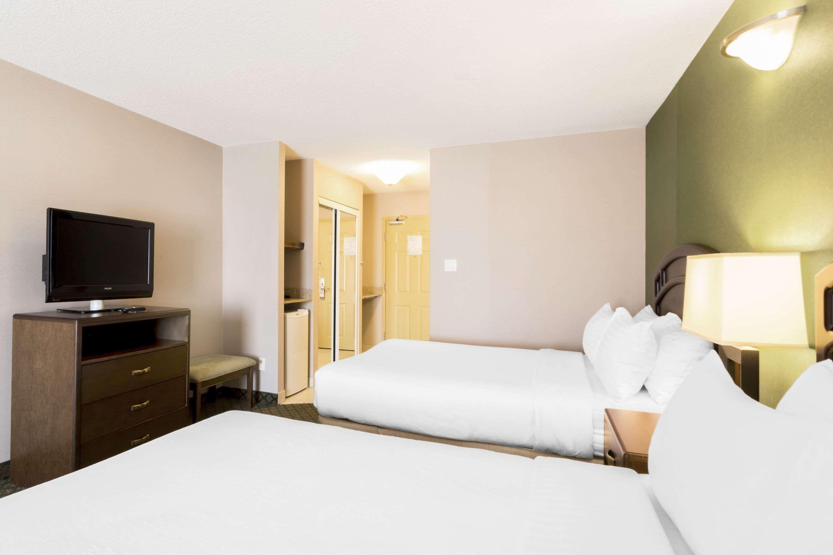 Clarion Hotel & Conference Centre Sherwood Park Esterno foto