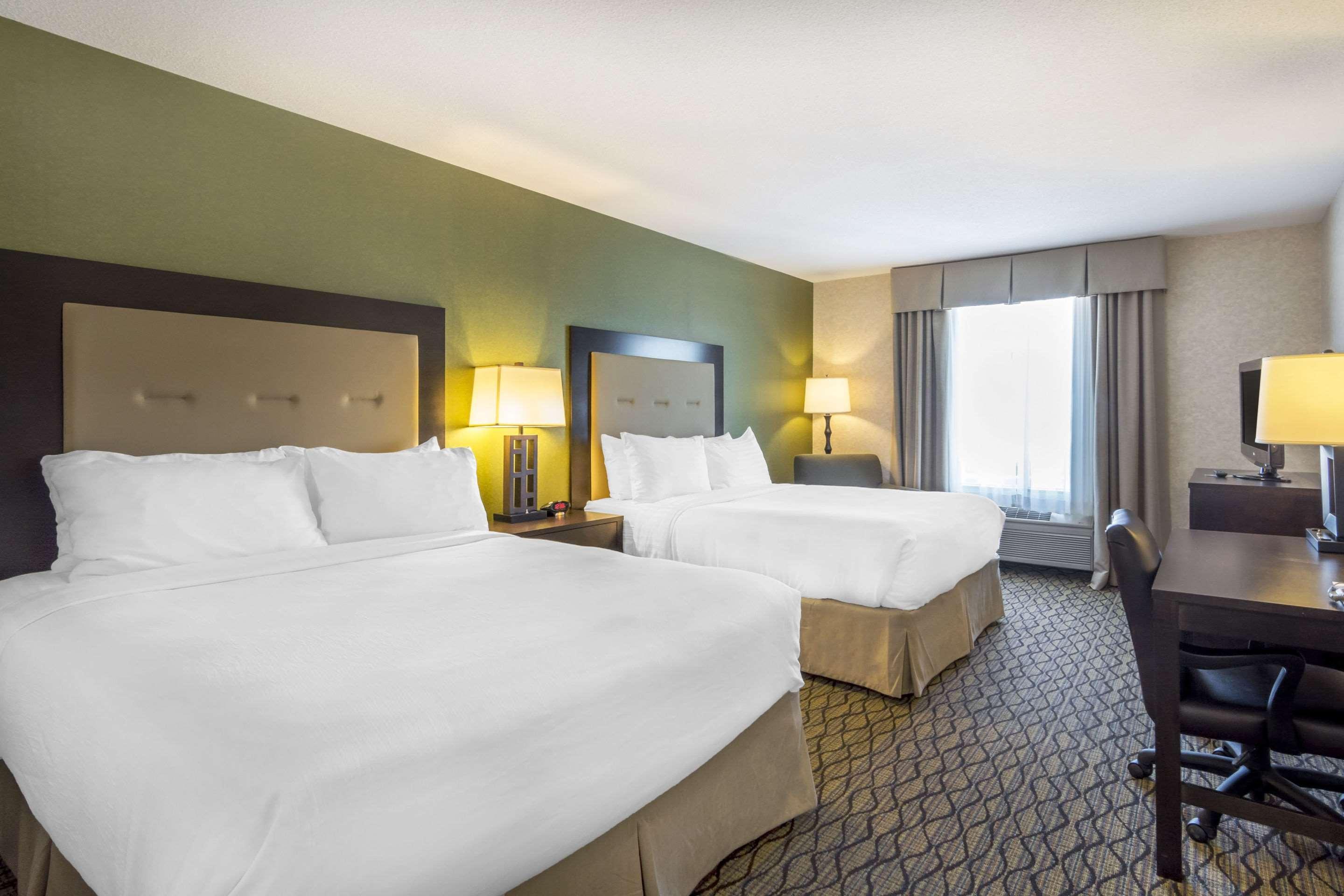 Clarion Hotel & Conference Centre Sherwood Park Esterno foto