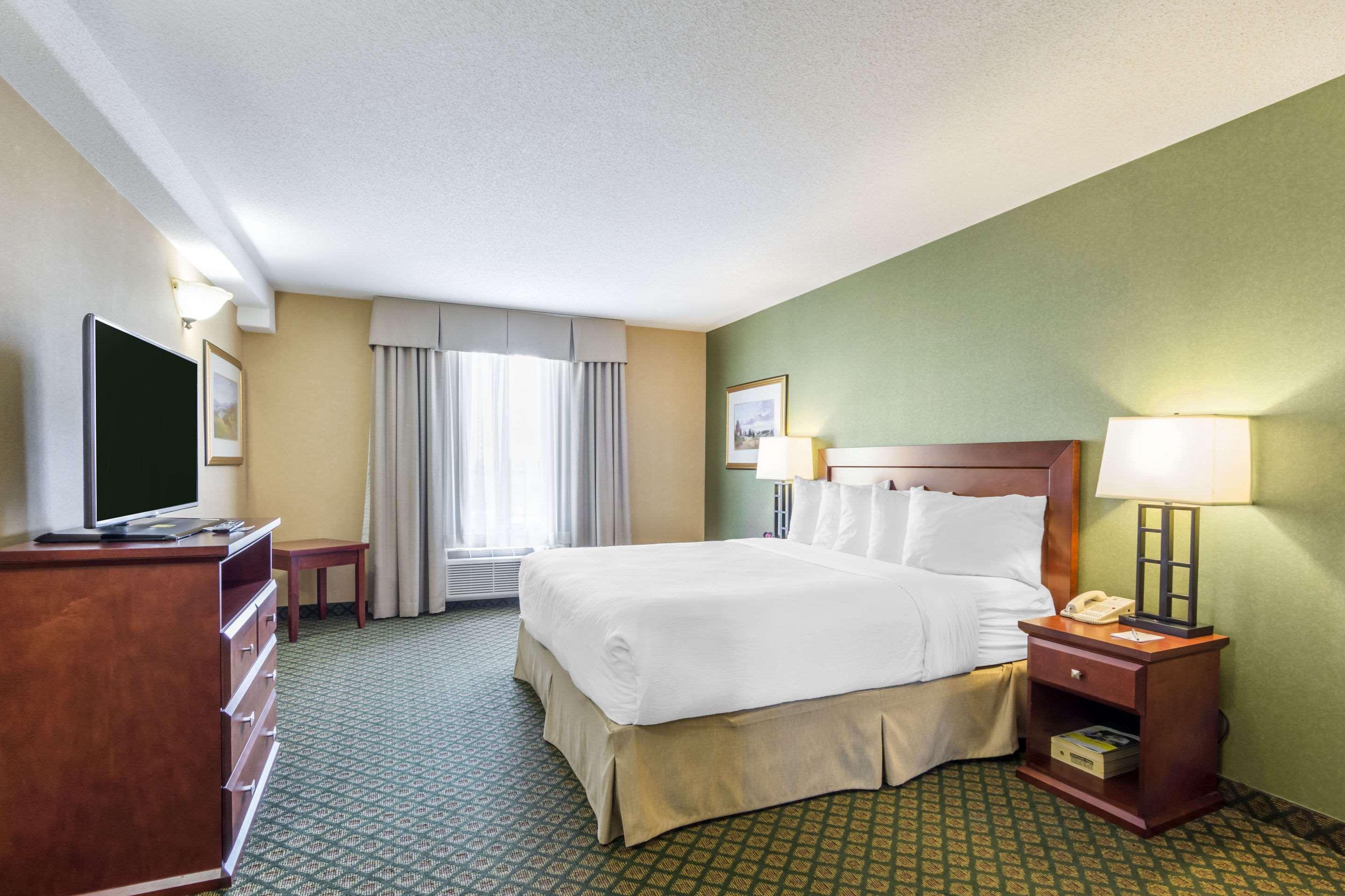 Clarion Hotel & Conference Centre Sherwood Park Esterno foto