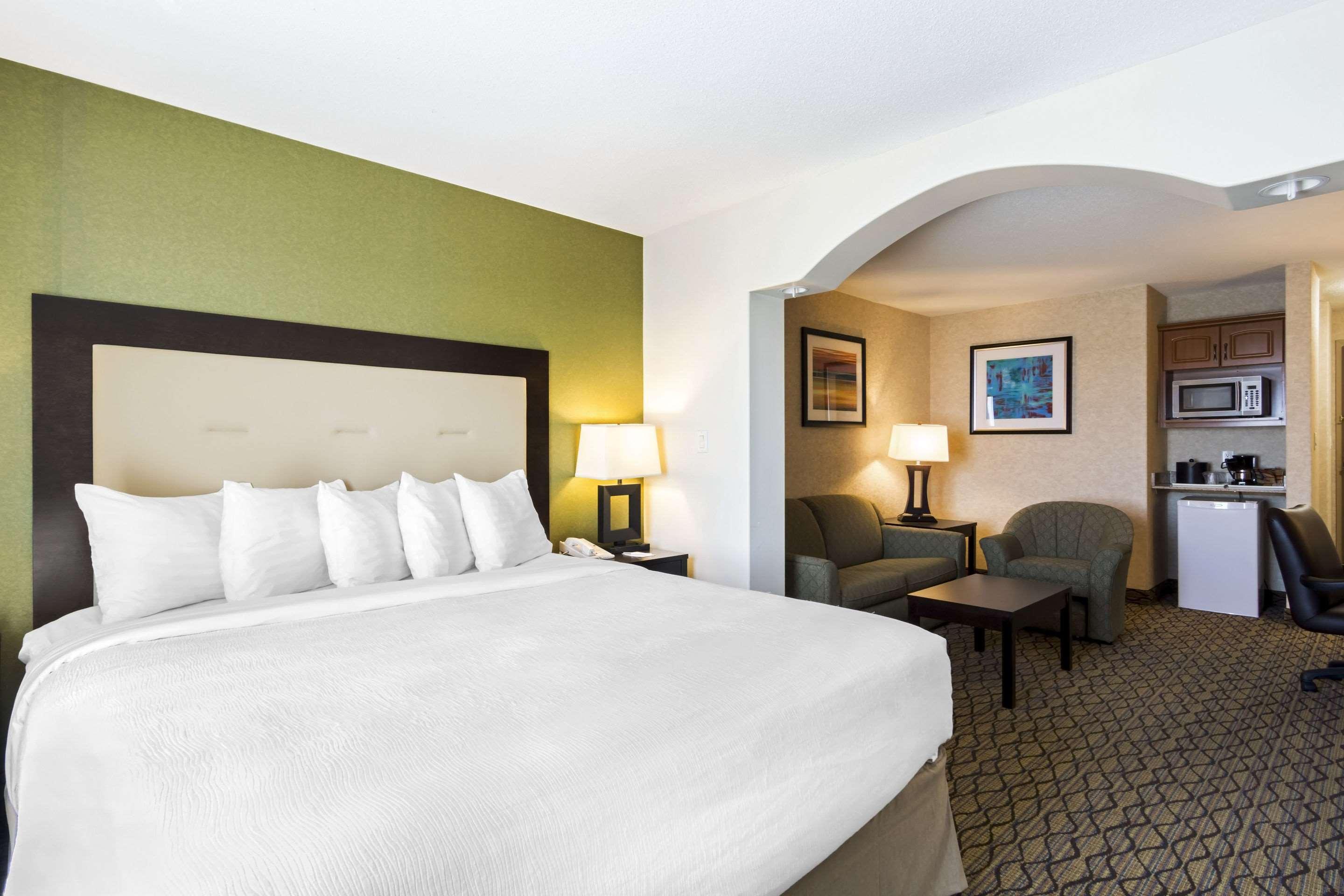 Clarion Hotel & Conference Centre Sherwood Park Esterno foto