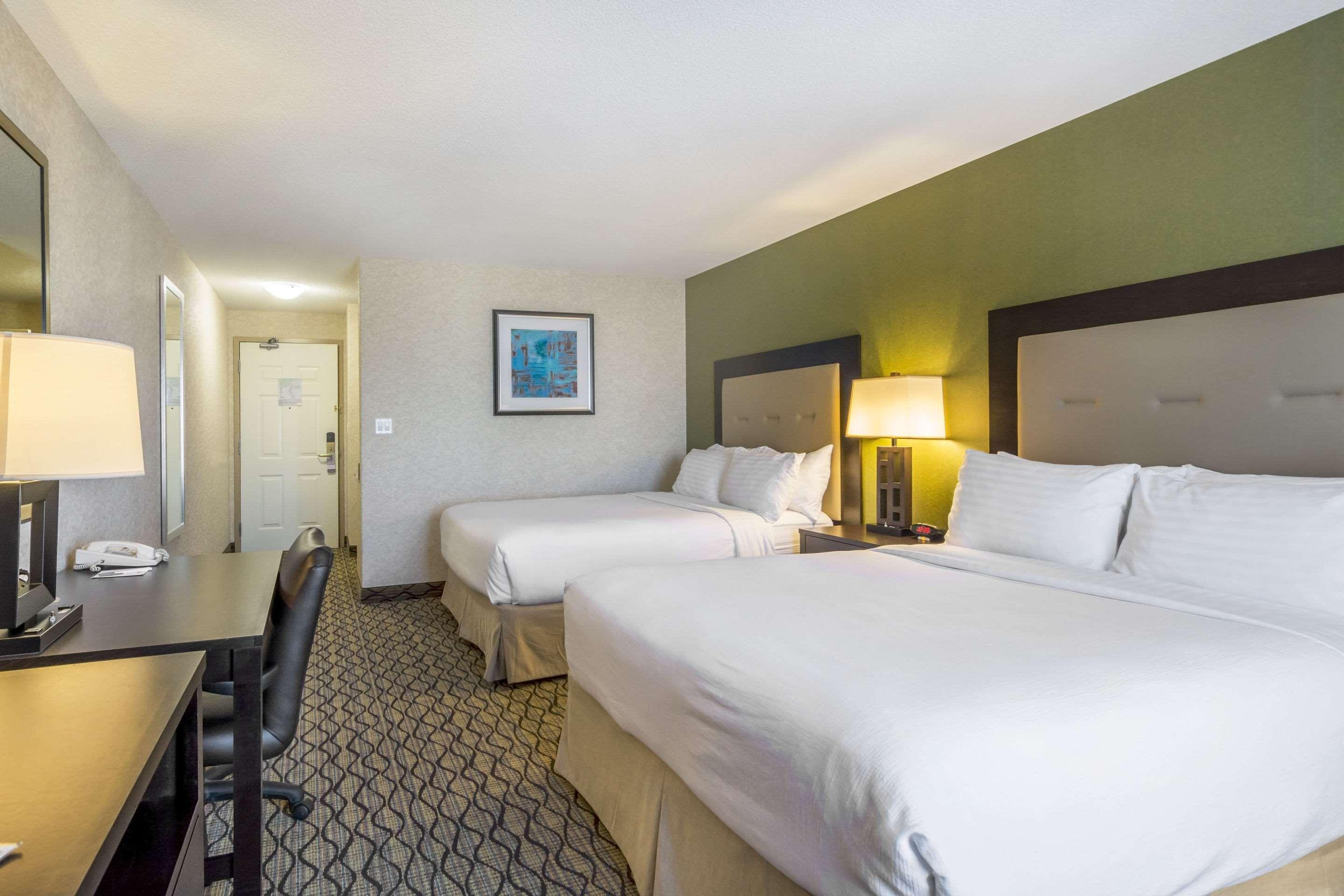 Clarion Hotel & Conference Centre Sherwood Park Esterno foto