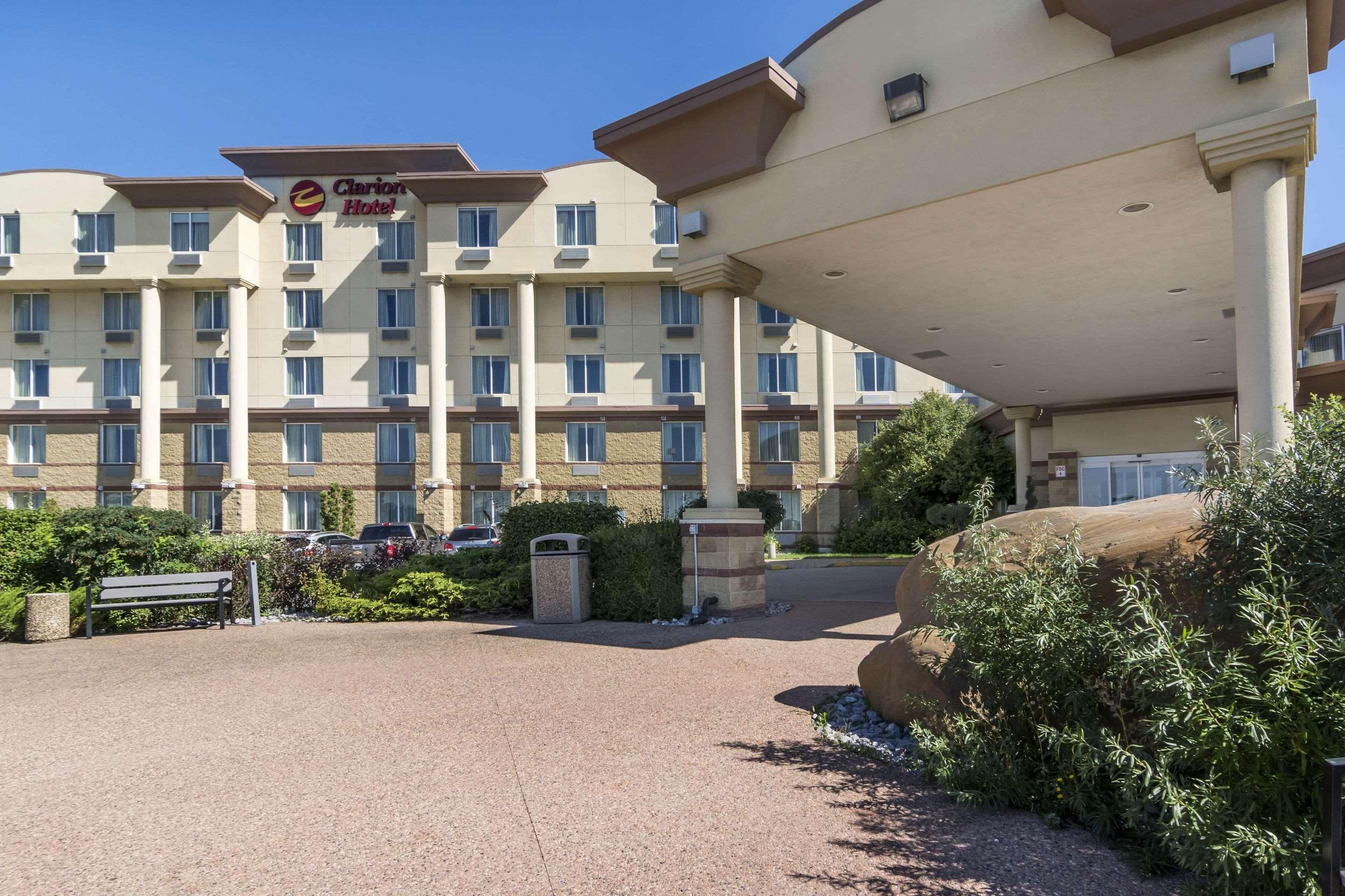 Clarion Hotel & Conference Centre Sherwood Park Esterno foto