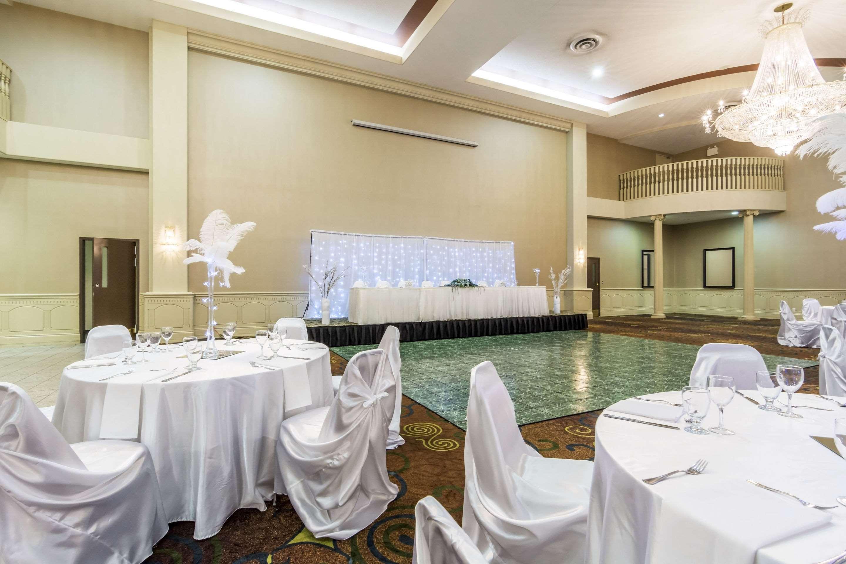 Clarion Hotel & Conference Centre Sherwood Park Esterno foto